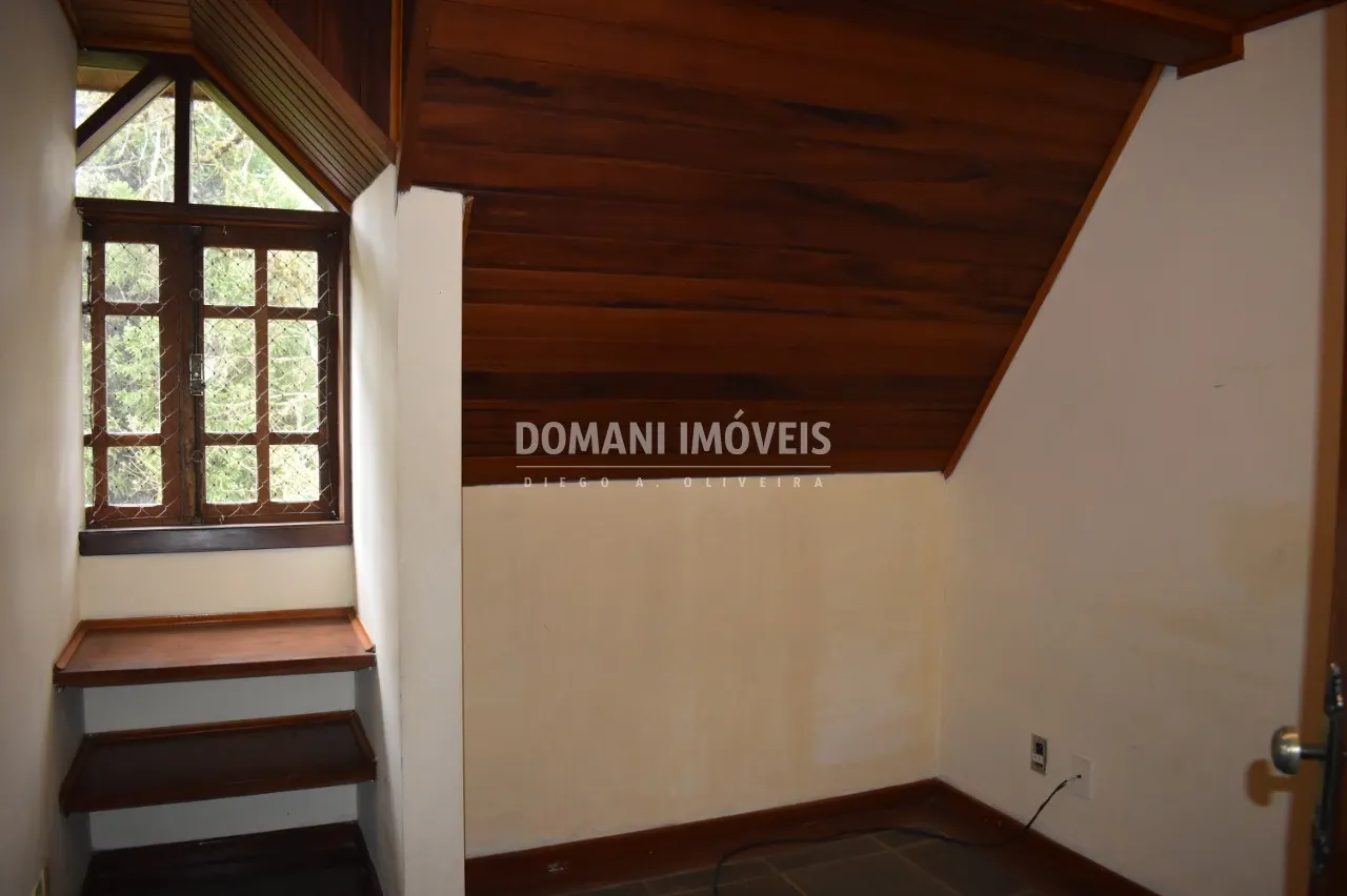 Casa à venda de 2.390 m² em Campos do Jordão, SP, Brasil