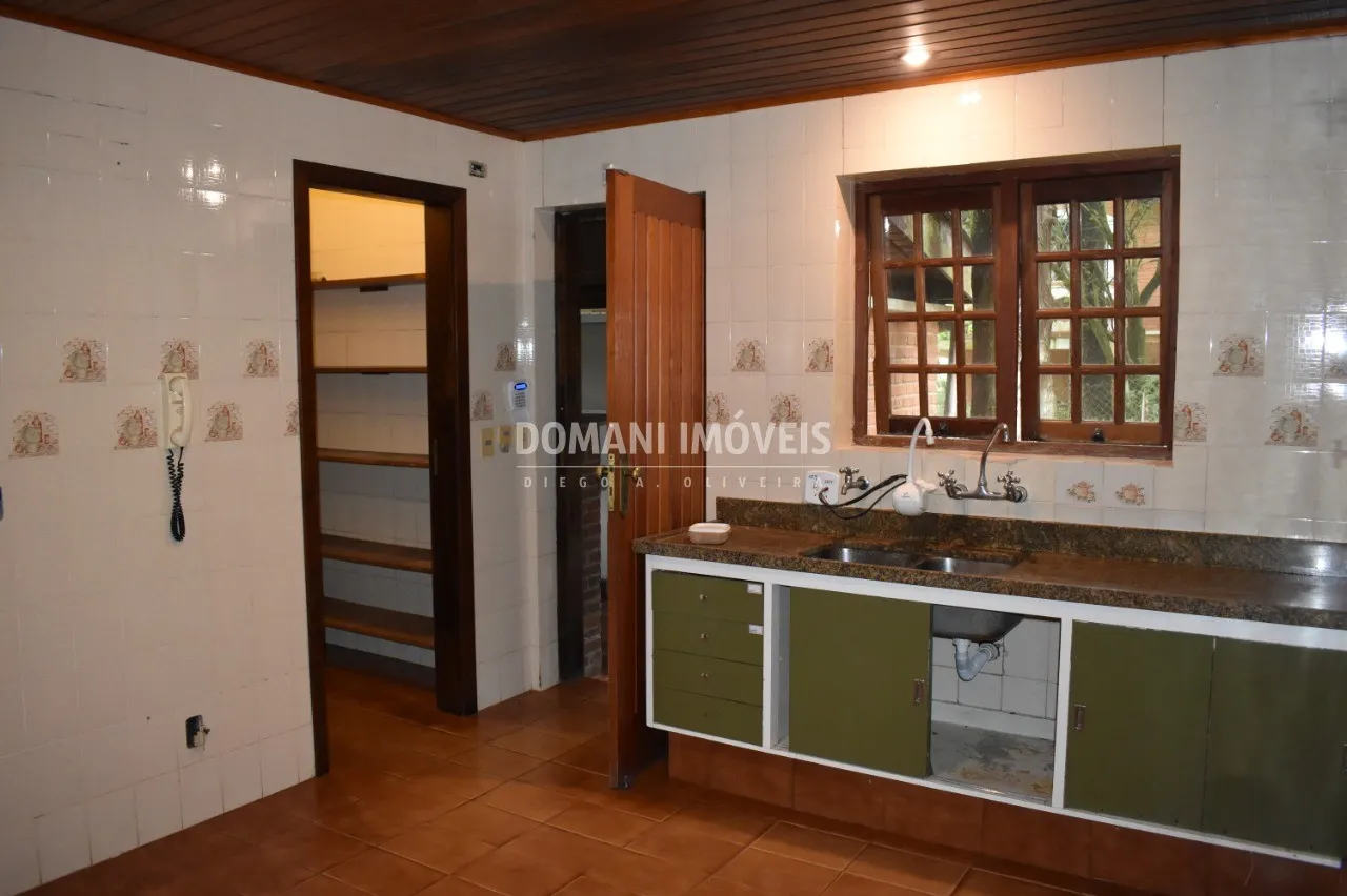 Casa à venda de 2.390 m² em Campos do Jordão, SP, Brasil