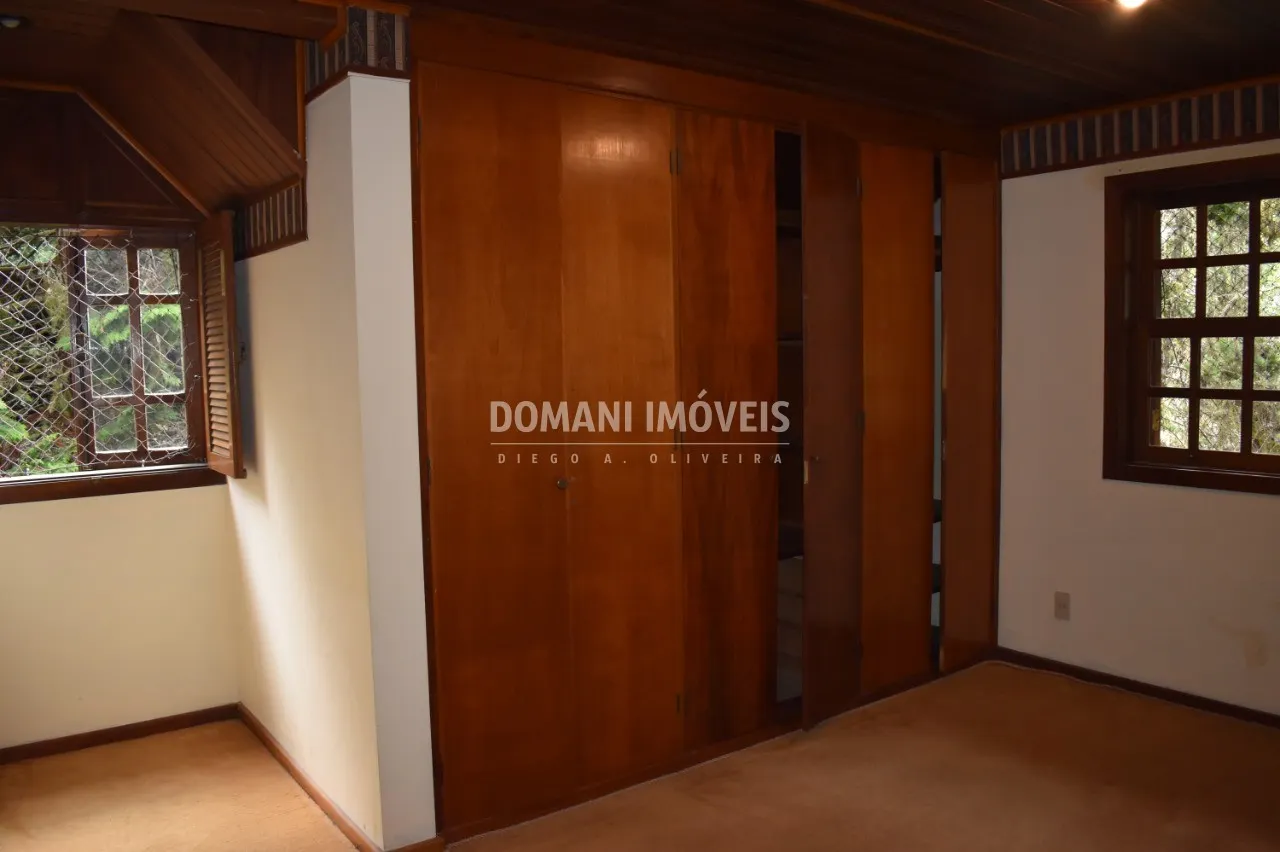 Casa à venda de 2.390 m² em Campos do Jordão, SP, Brasil