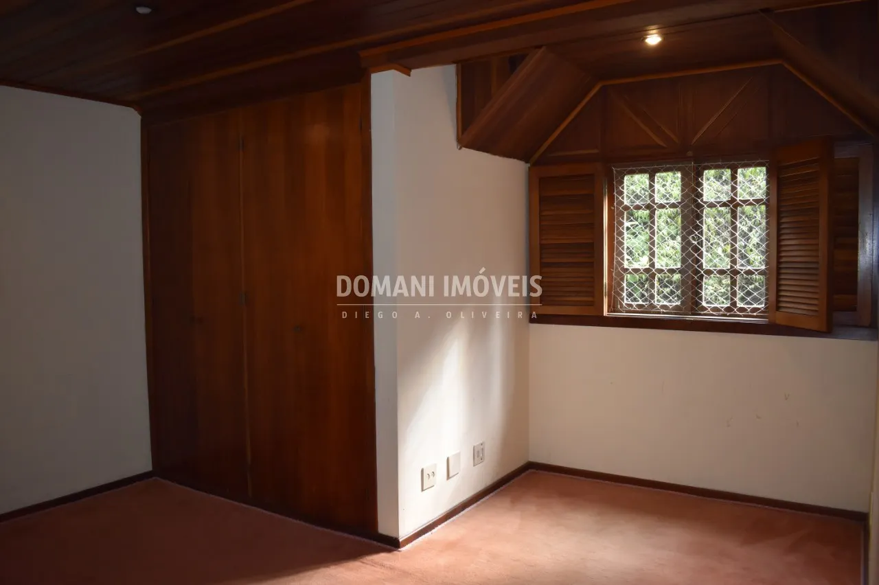 Casa à venda de 2.390 m² em Campos do Jordão, SP, Brasil