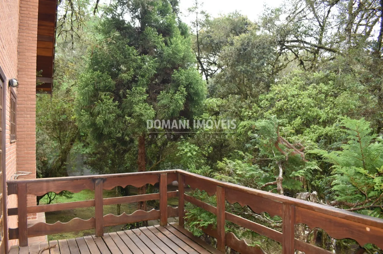 Casa à venda de 2.390 m² em Campos do Jordão, SP, Brasil