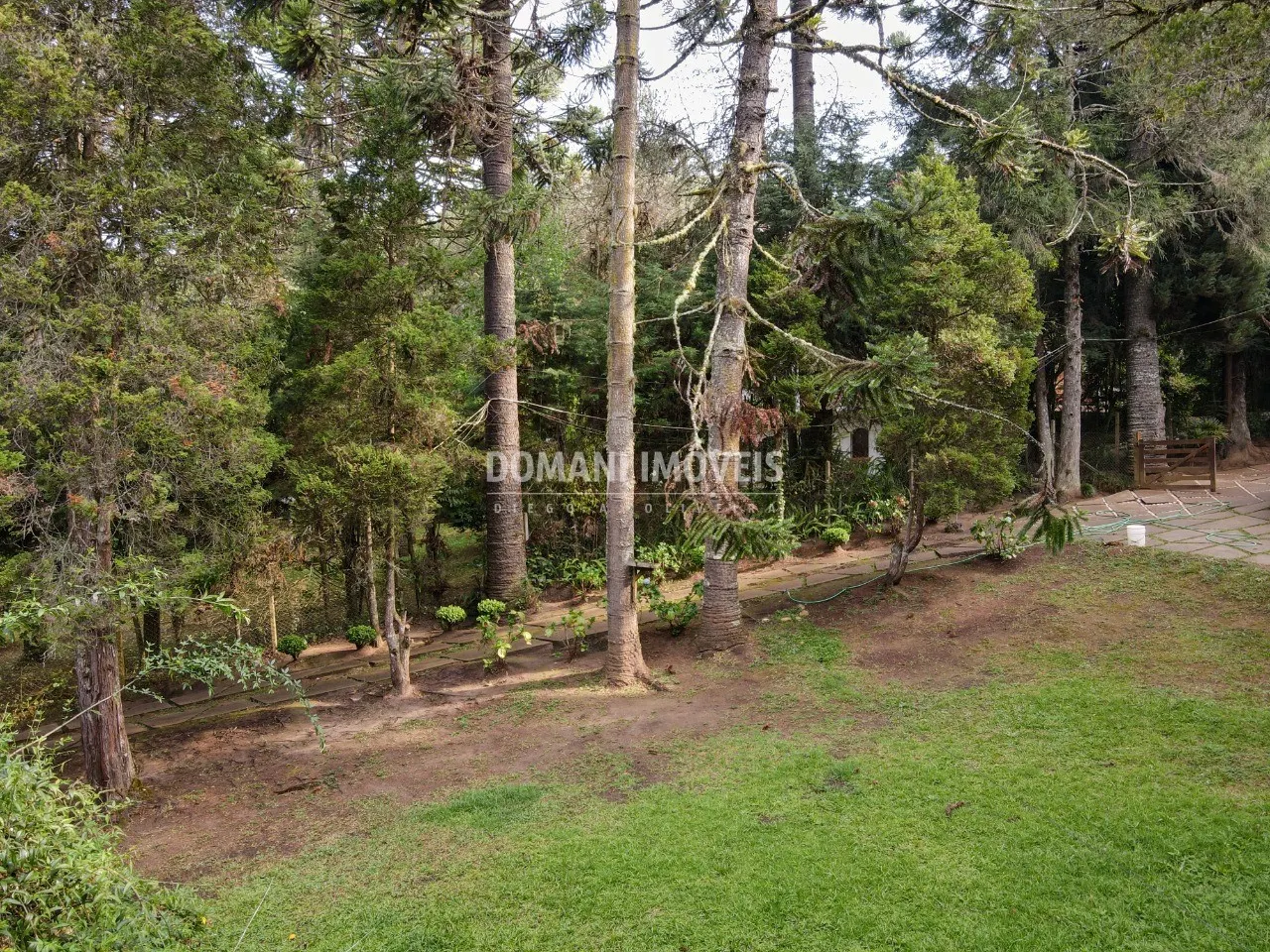 Casa à venda de 2.390 m² em Campos do Jordão, SP, Brasil