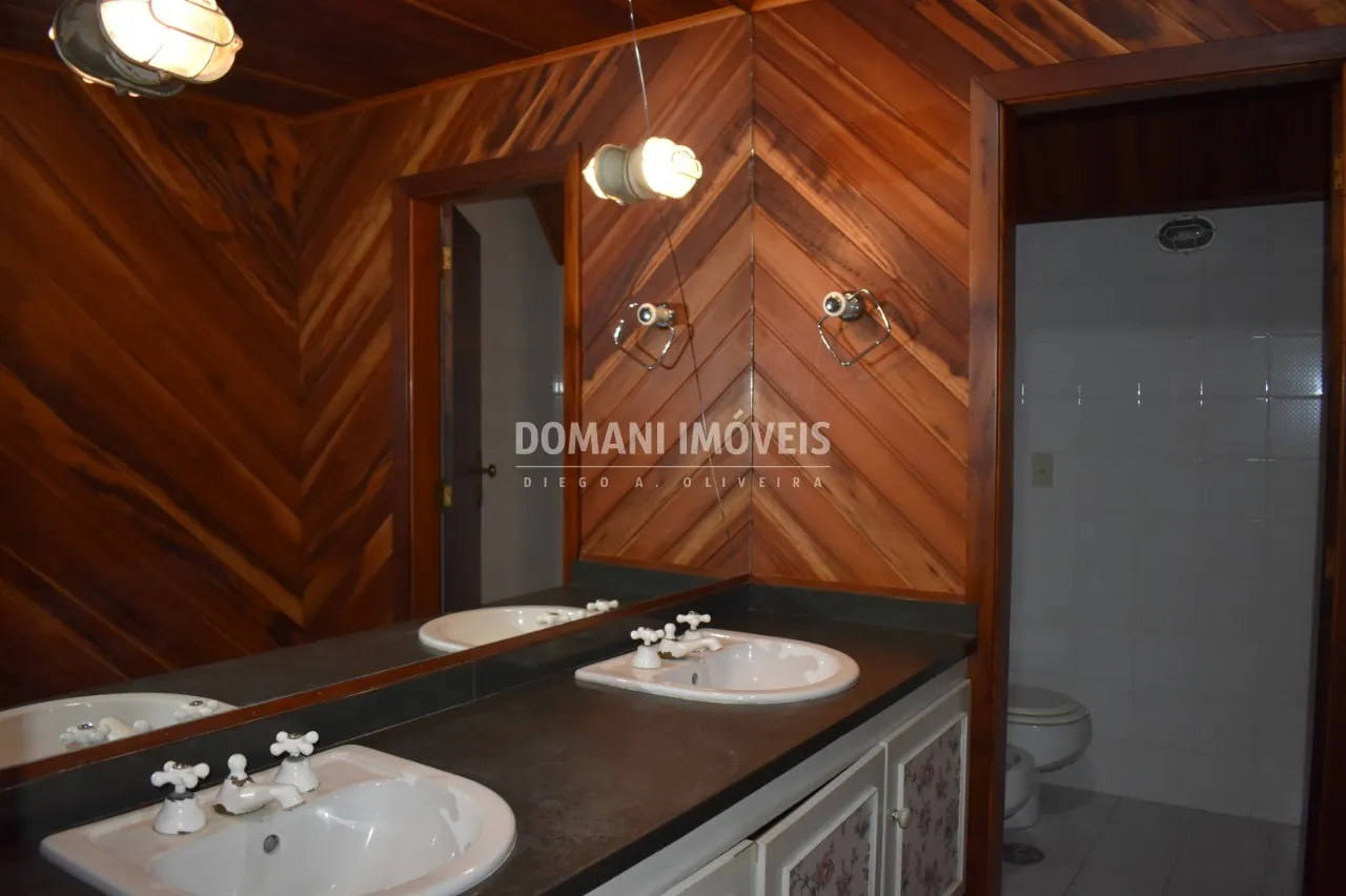 Casa à venda de 2.390 m² em Campos do Jordão, SP, Brasil