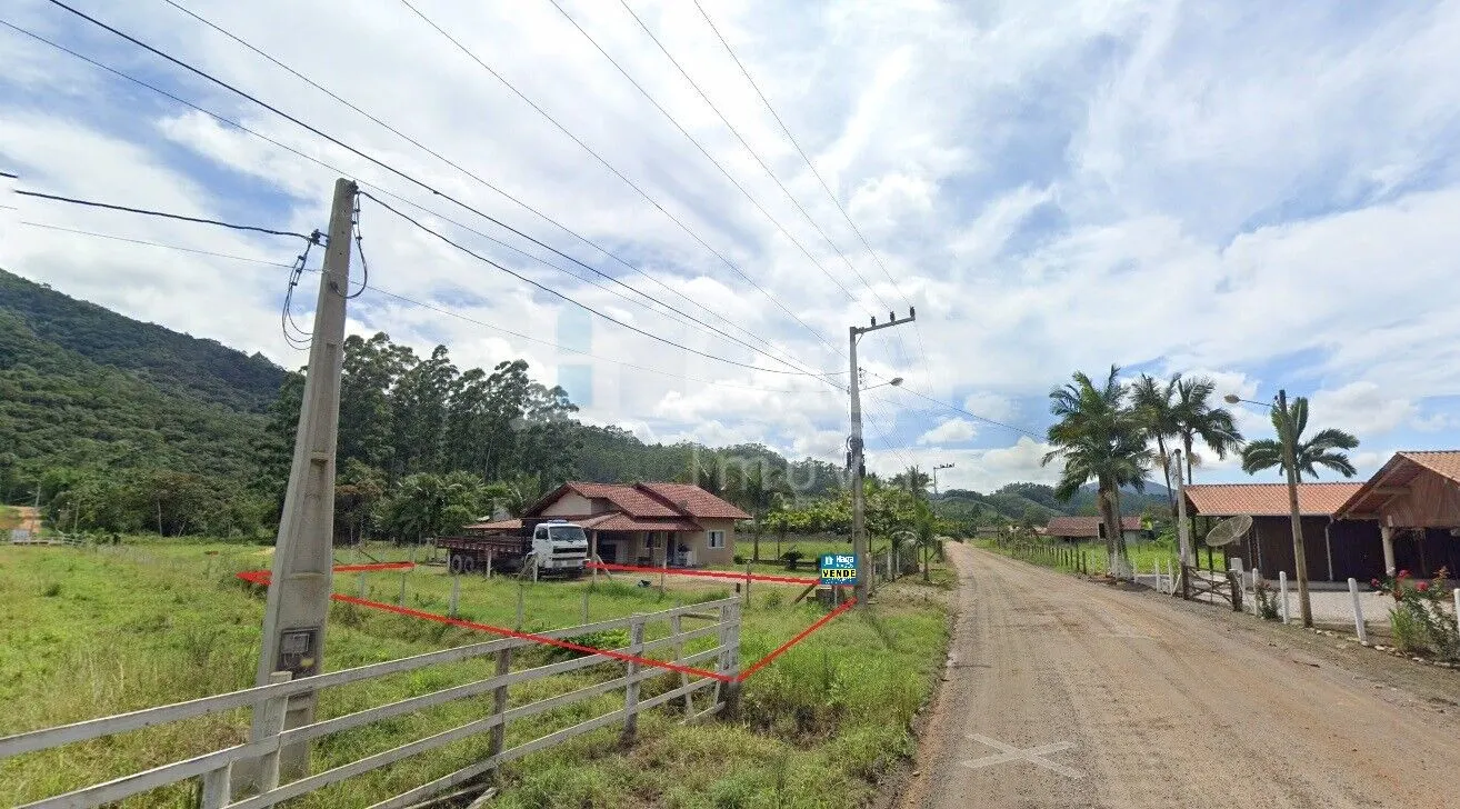Terreno à venda de 375 m² em Tijucas, SC, Brasil