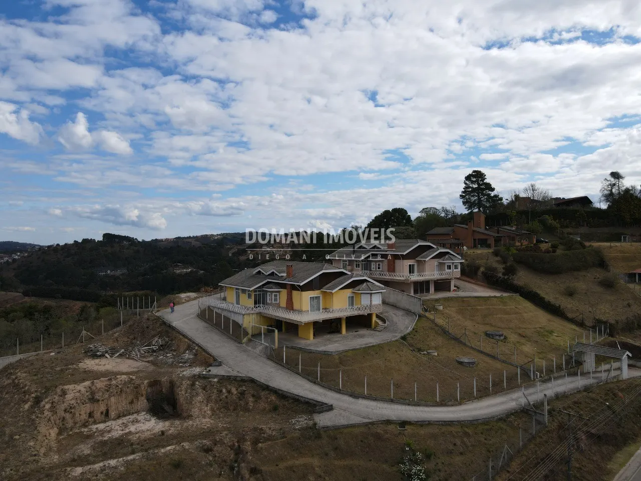 Casa à venda de 1.210 m² em Campos do Jordão, SP, Brasil