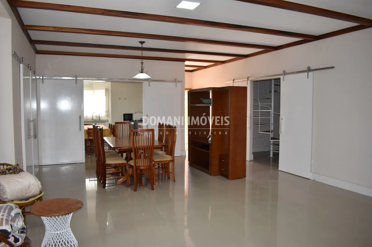 Casa à venda de 1.210 m² em Campos do Jordão, SP, Brasil