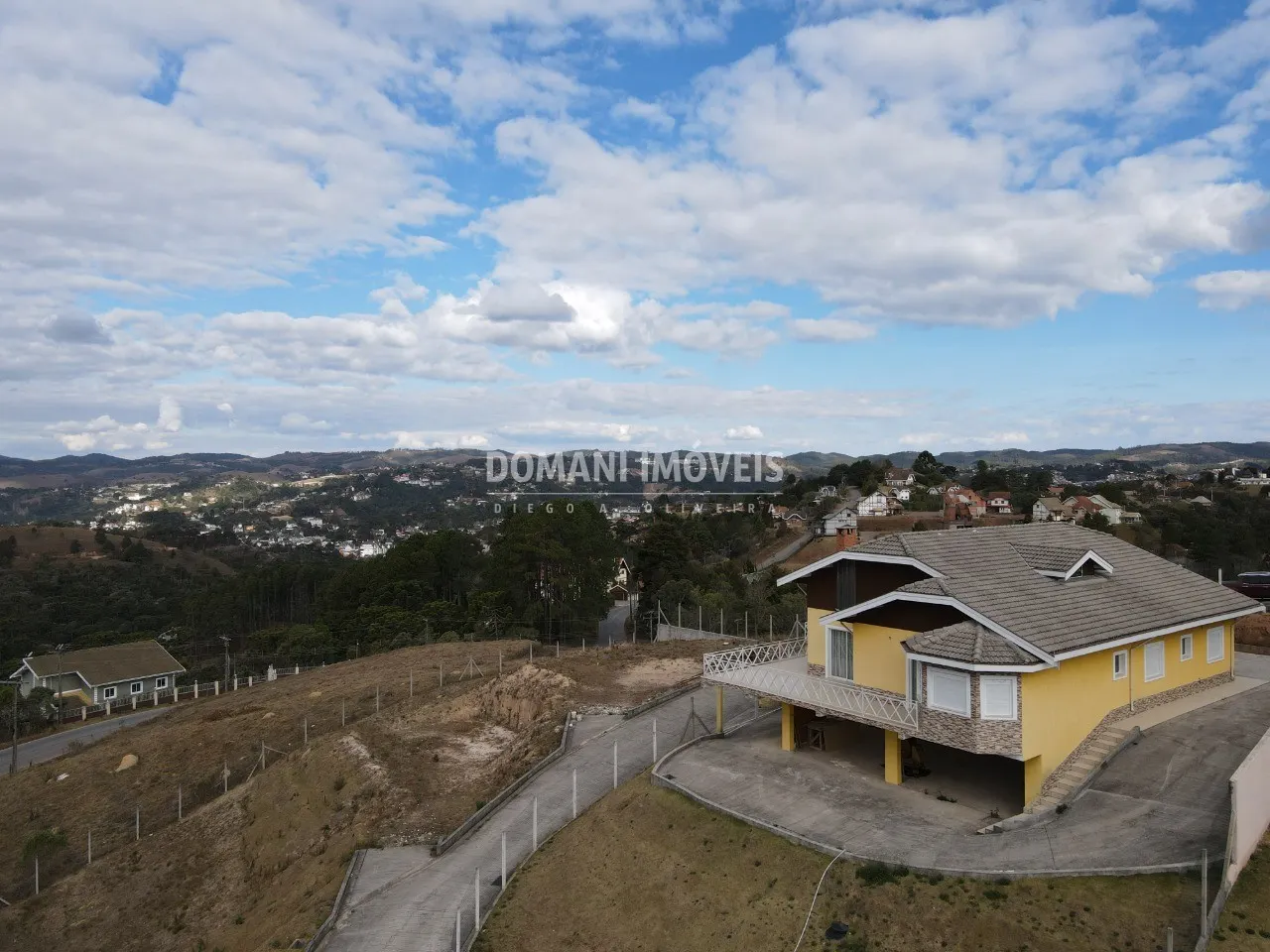 Casa à venda de 1.210 m² em Campos do Jordão, SP, Brasil