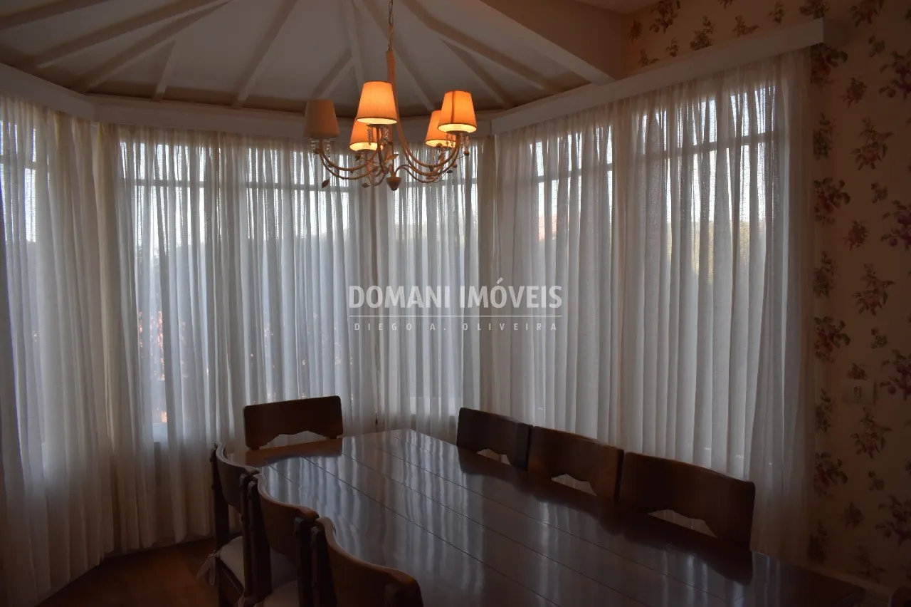 Casa à venda de 1.750 m² em Campos do Jordão, SP, Brasil