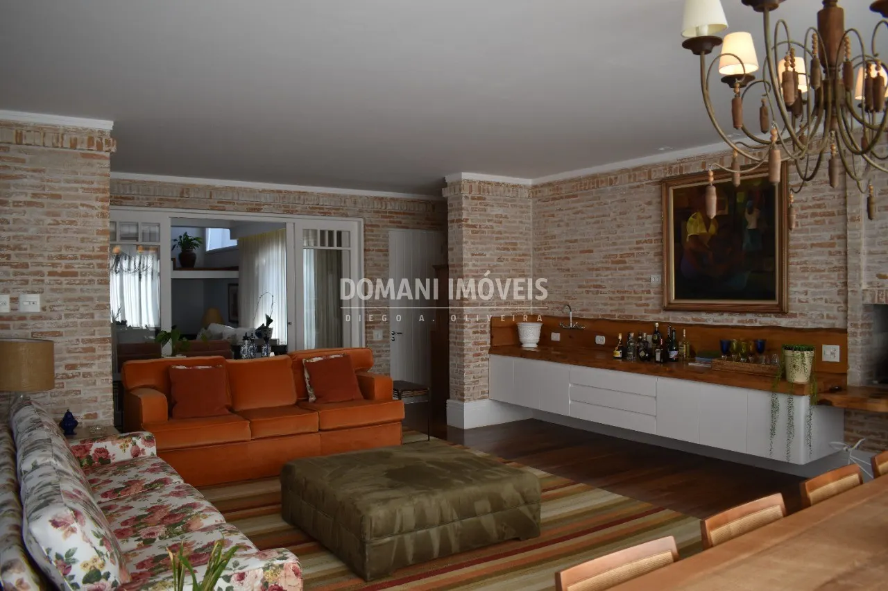 Casa à venda de 1.750 m² em Campos do Jordão, SP, Brasil