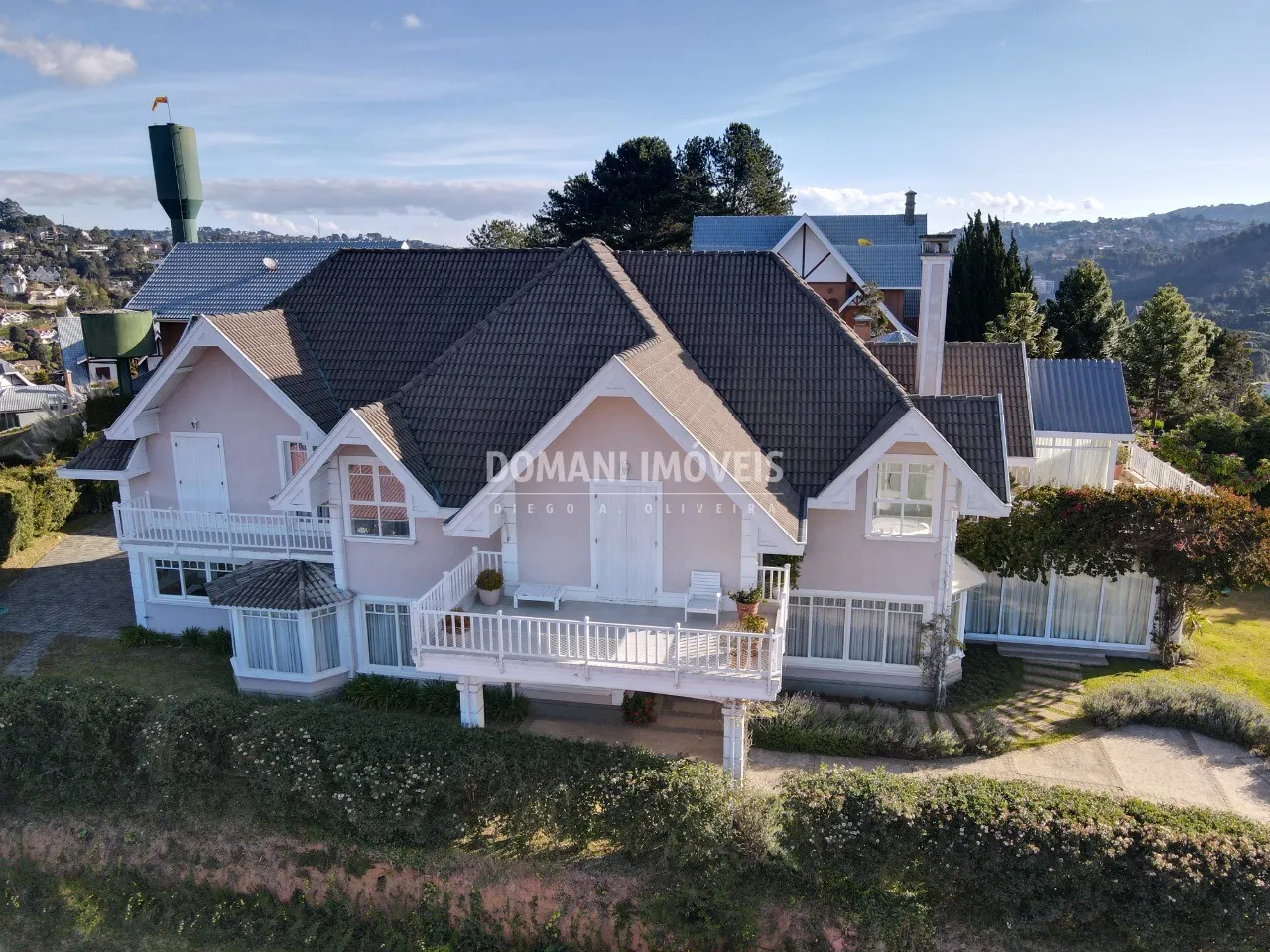 Casa à venda de 1.750 m² em Campos do Jordão, SP, Brasil