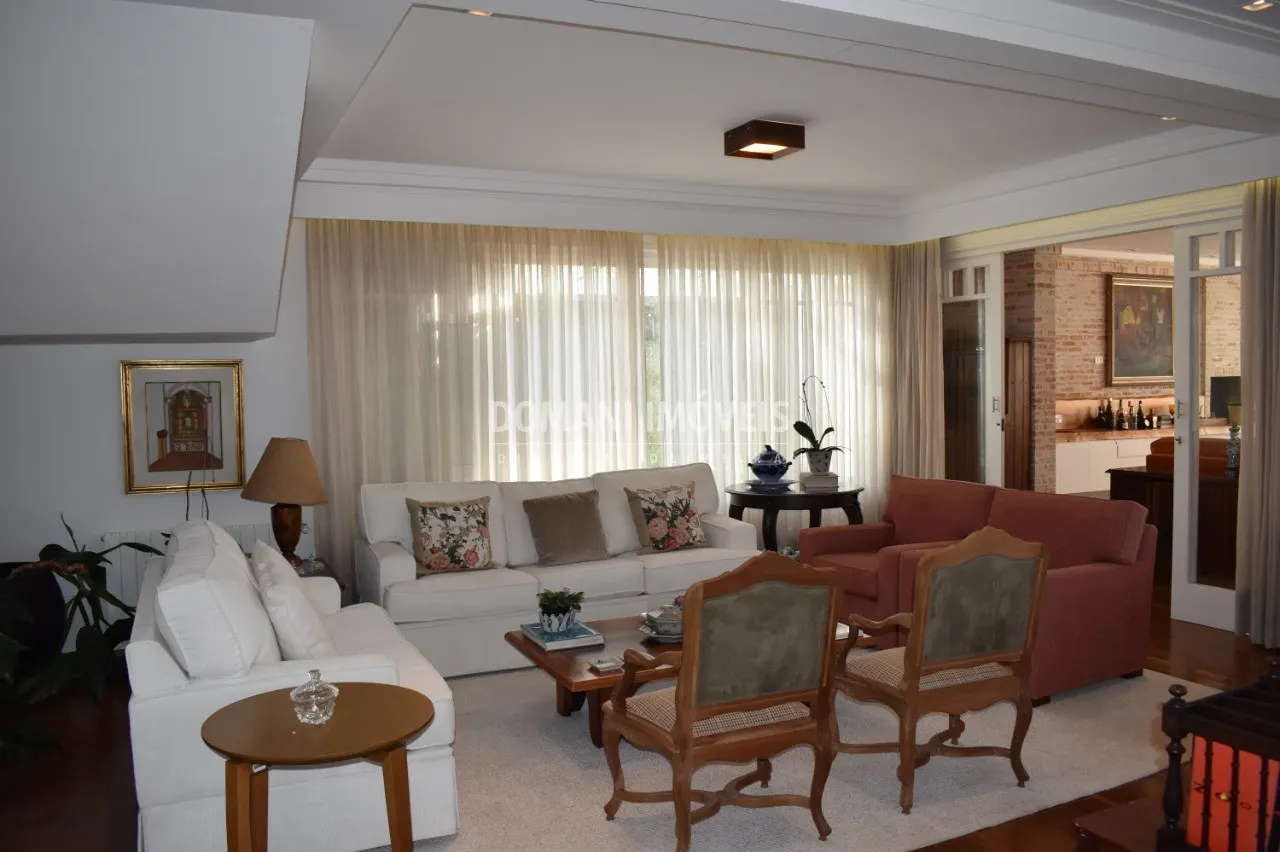 Casa à venda de 1.750 m² em Campos do Jordão, SP, Brasil