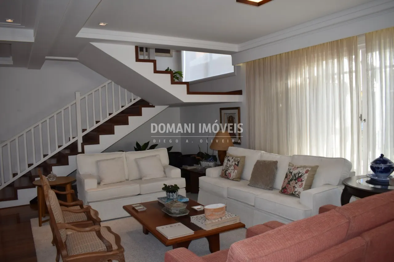Casa à venda de 1.750 m² em Campos do Jordão, SP, Brasil