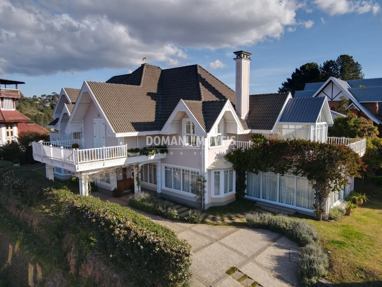 Casa à venda de 1.750 m² em Campos do Jordão, SP, Brasil
