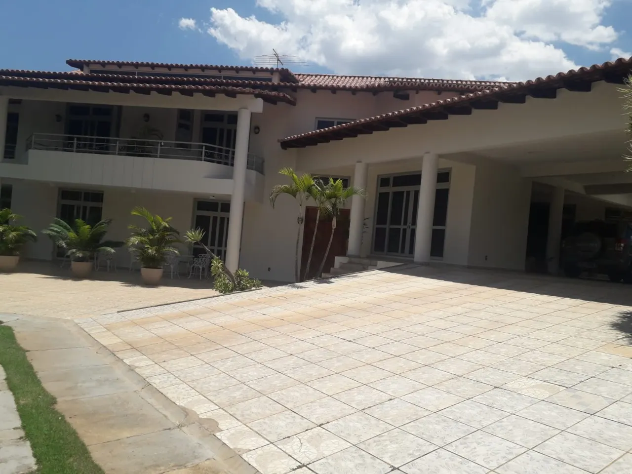 Casa à venda de 2.500 m² em Brasília, DF, Brasil