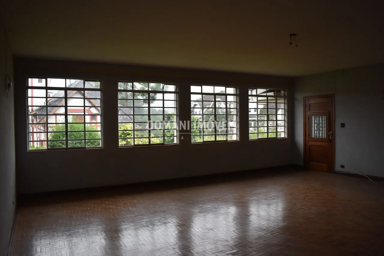 Casa à venda de 1.035 m² em Campos do Jordão, SP, Brasil