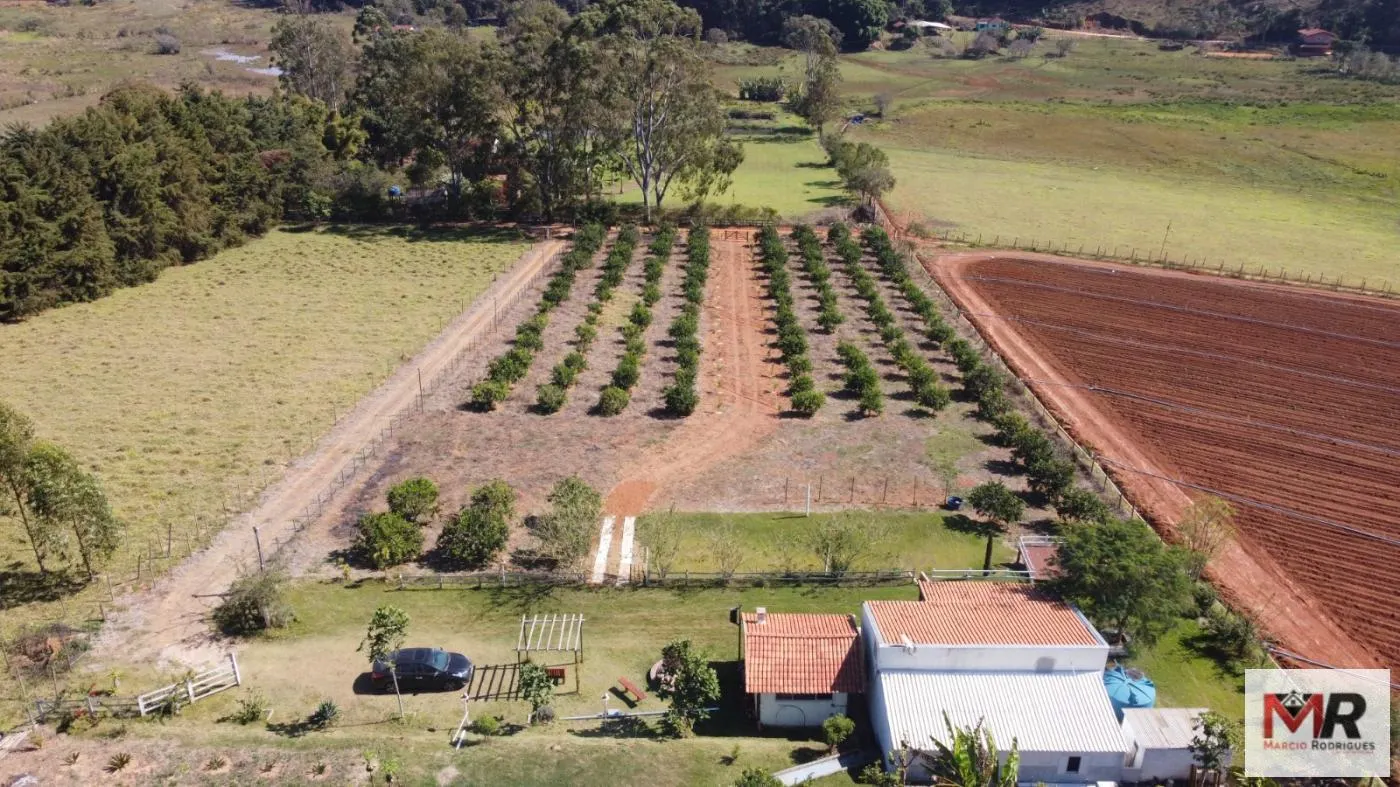 Chácara à venda de 9.750 m² em Silvianópolis, MG, Brasil
