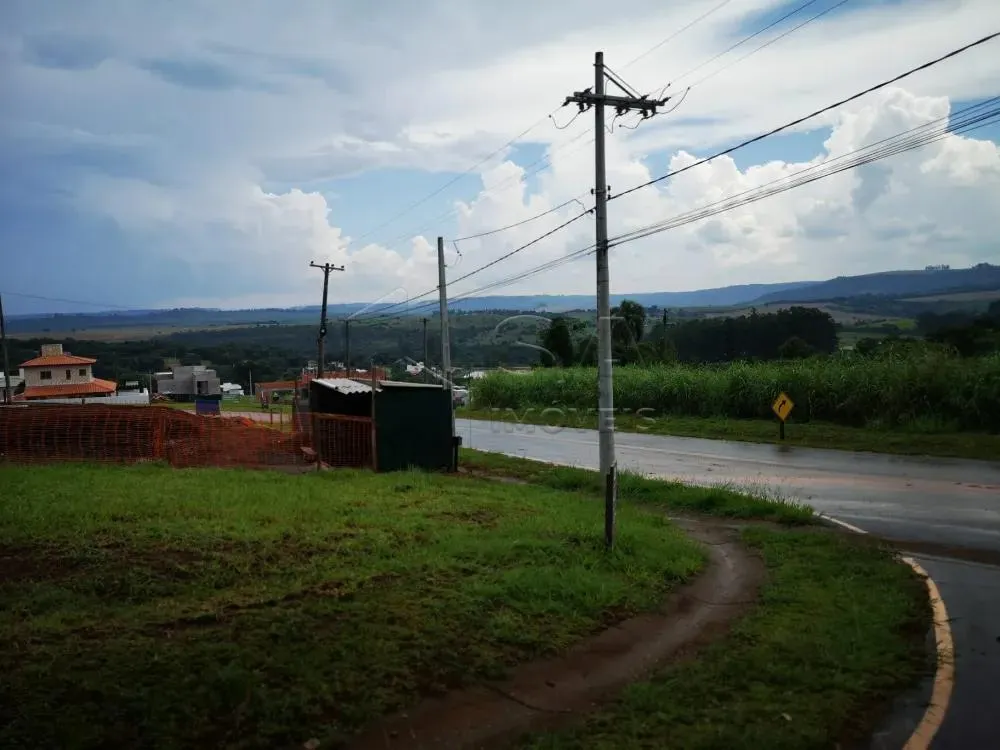 Chácara à venda de 395 m² em Pardinho, SP, Brasil