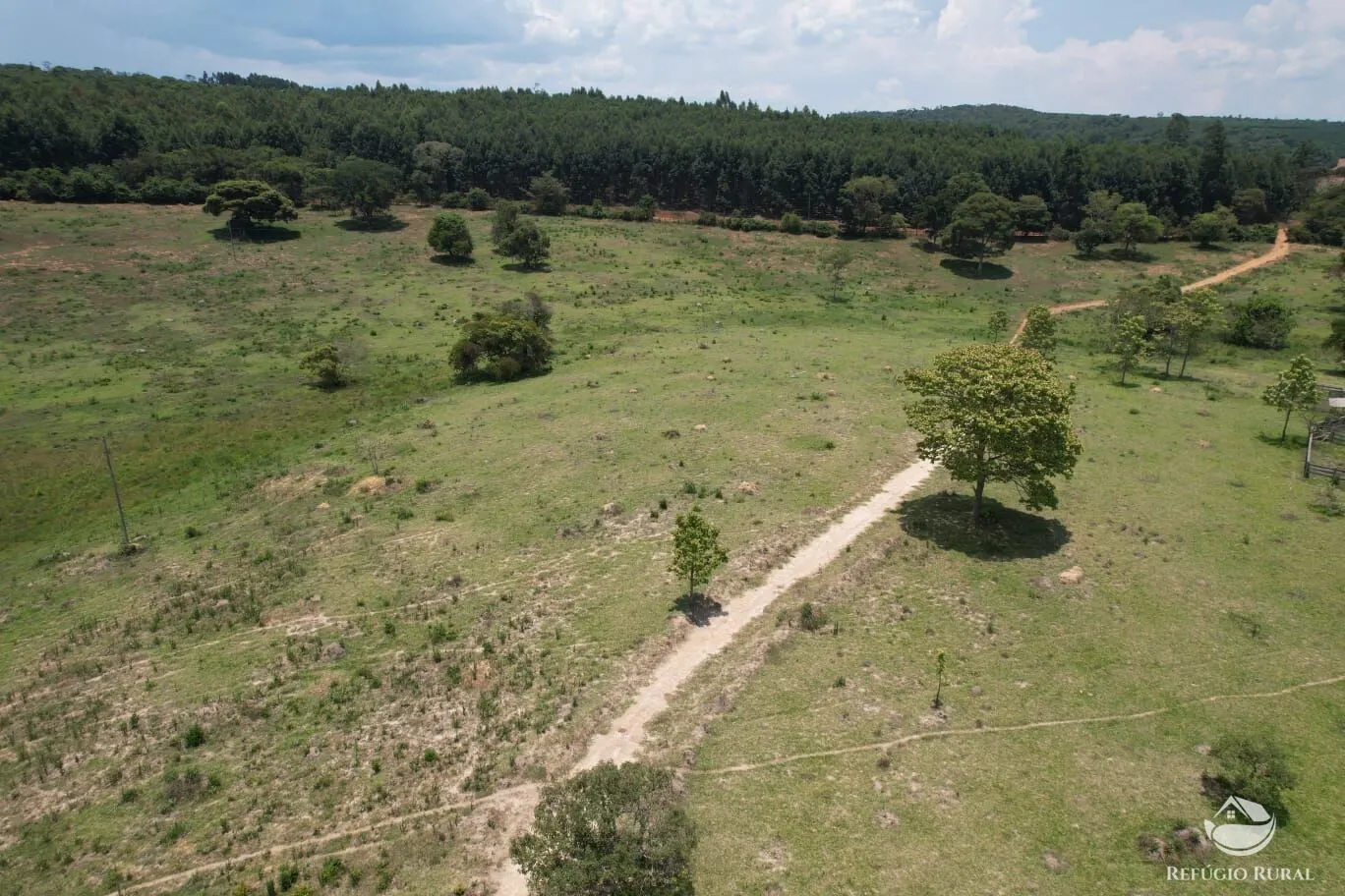 Fazenda à venda de 576 ha em Felício dos Santos, MG, Brasil