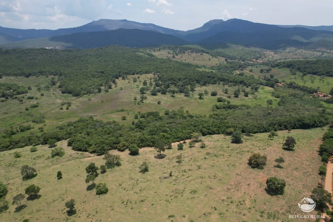Fazenda à venda de 576 ha em Felício dos Santos, MG, Brasil