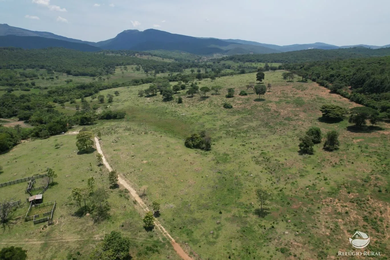 Fazenda à venda de 576 ha em Felício dos Santos, MG, Brasil