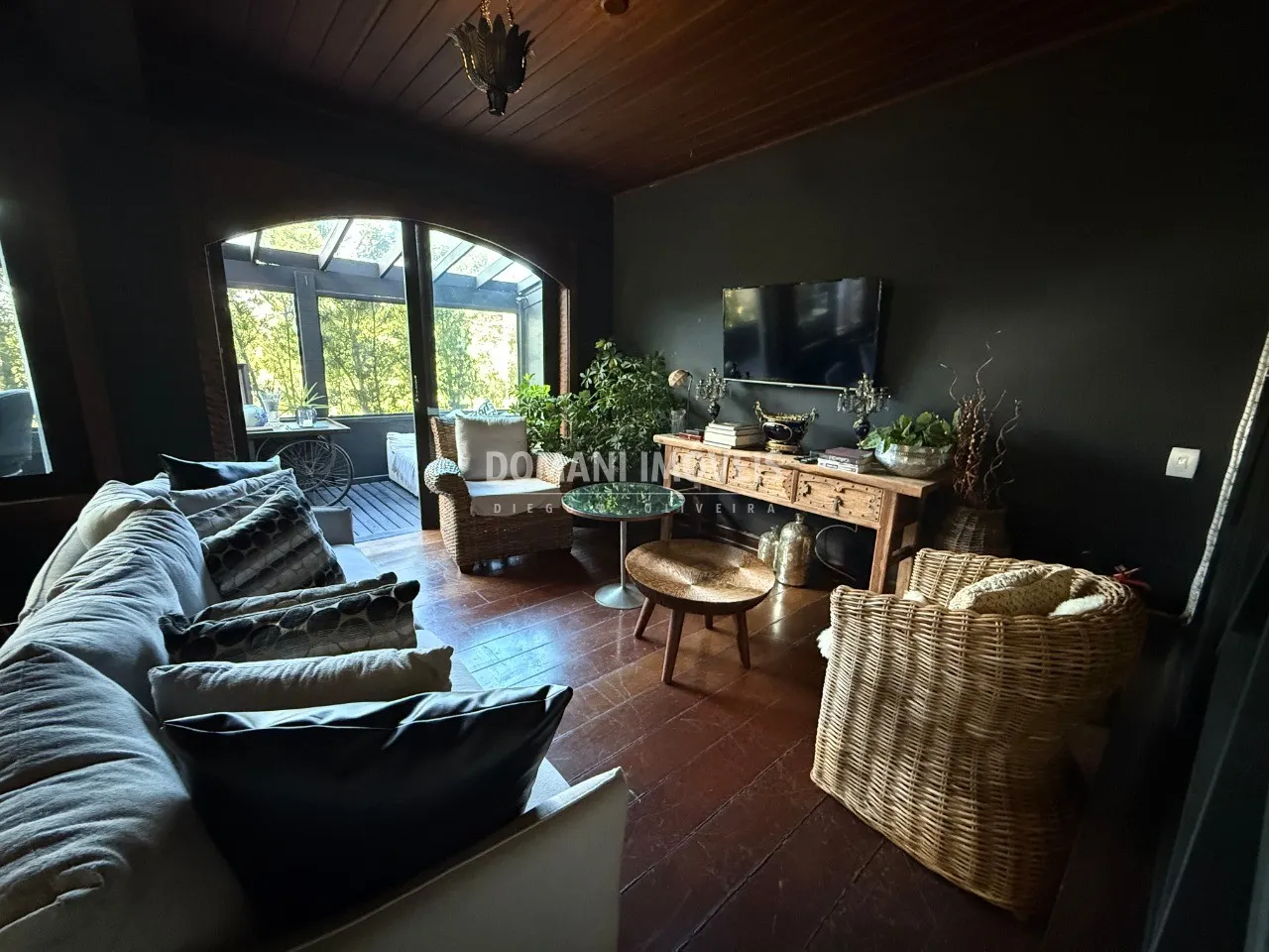 Comercial à venda de 3.850 m² em Campos do Jordão, SP, Brasil