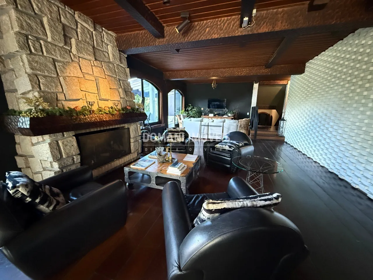 Comercial à venda de 3.850 m² em Campos do Jordão, SP, Brasil