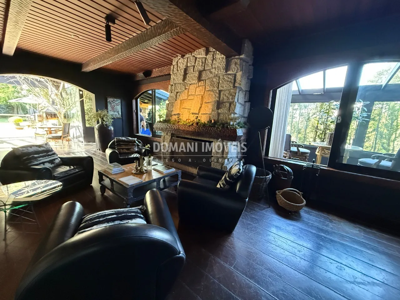 Comercial à venda de 3.850 m² em Campos do Jordão, SP, Brasil