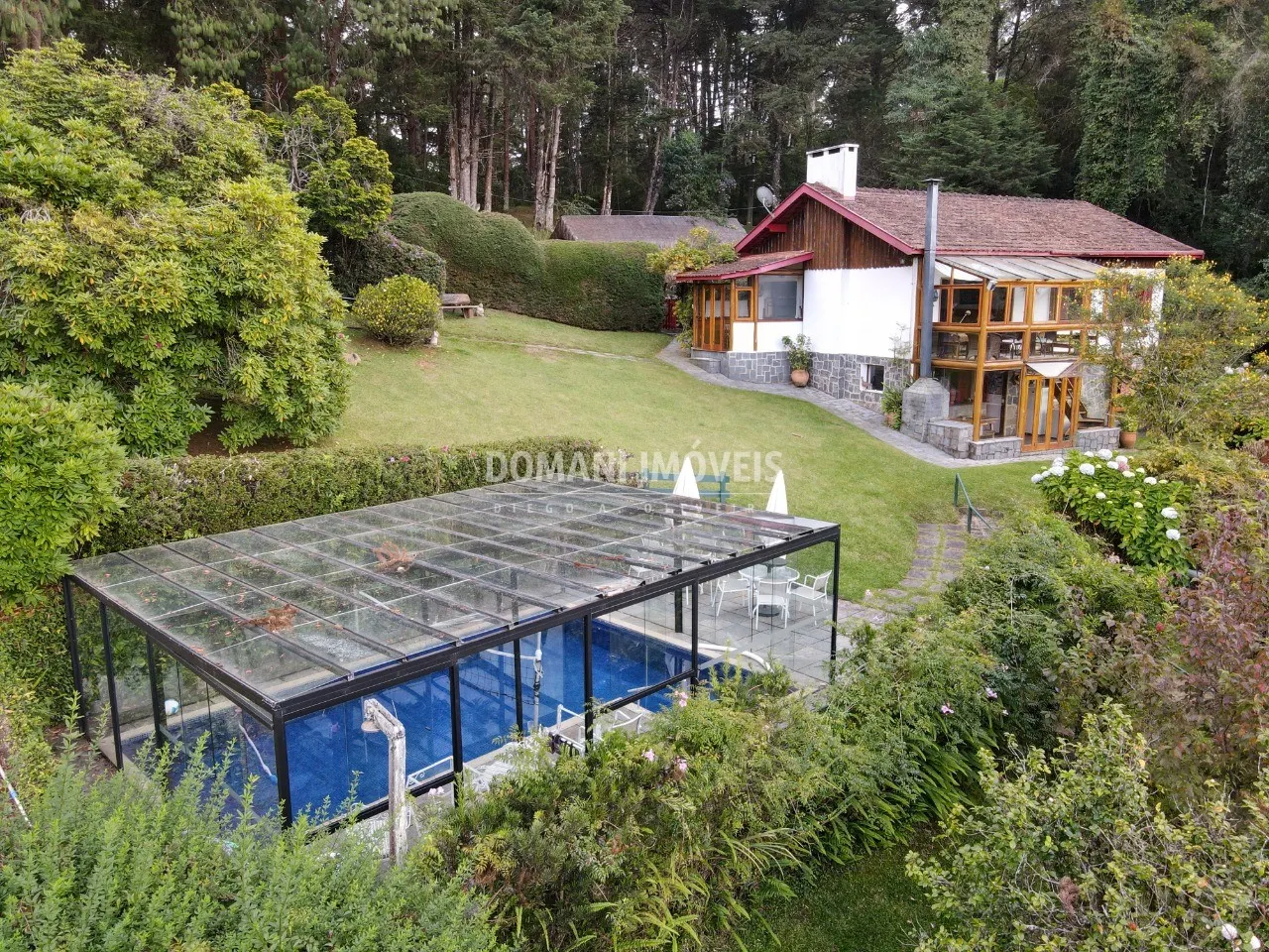 Casa à venda de 2.920 m² em Campos do Jordão, SP, Brasil