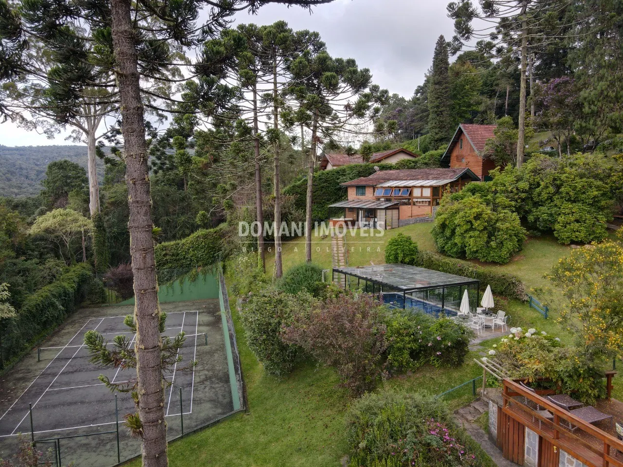 Casa à venda de 2.920 m² em Campos do Jordão, SP, Brasil