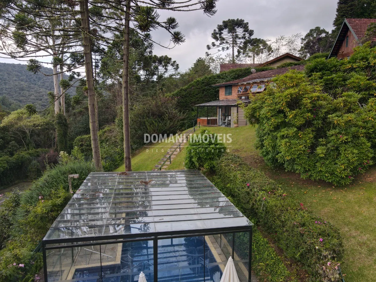 Casa à venda de 2.920 m² em Campos do Jordão, SP, Brasil