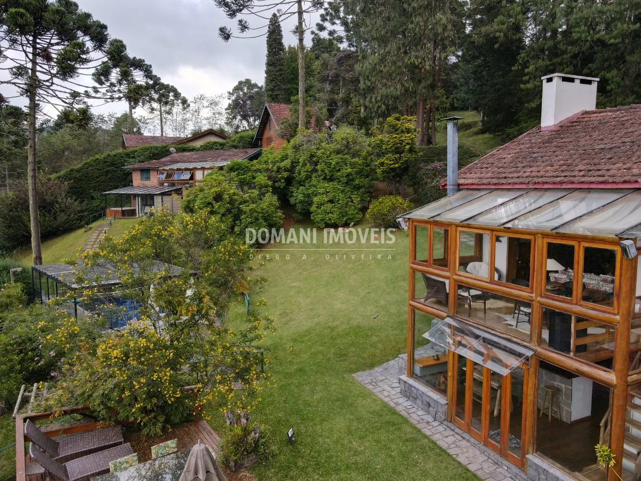Casa à venda de 2.920 m² em Campos do Jordão, SP, Brasil