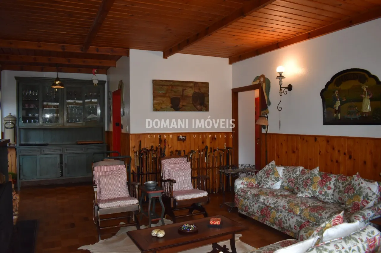 Casa à venda de 2.920 m² em Campos do Jordão, SP, Brasil