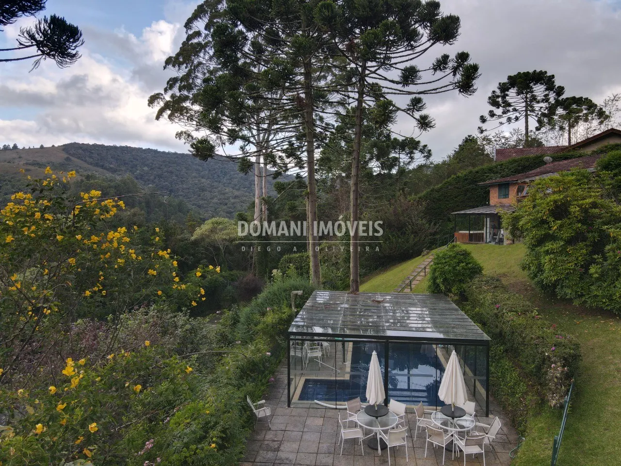 Casa à venda de 2.920 m² em Campos do Jordão, SP, Brasil