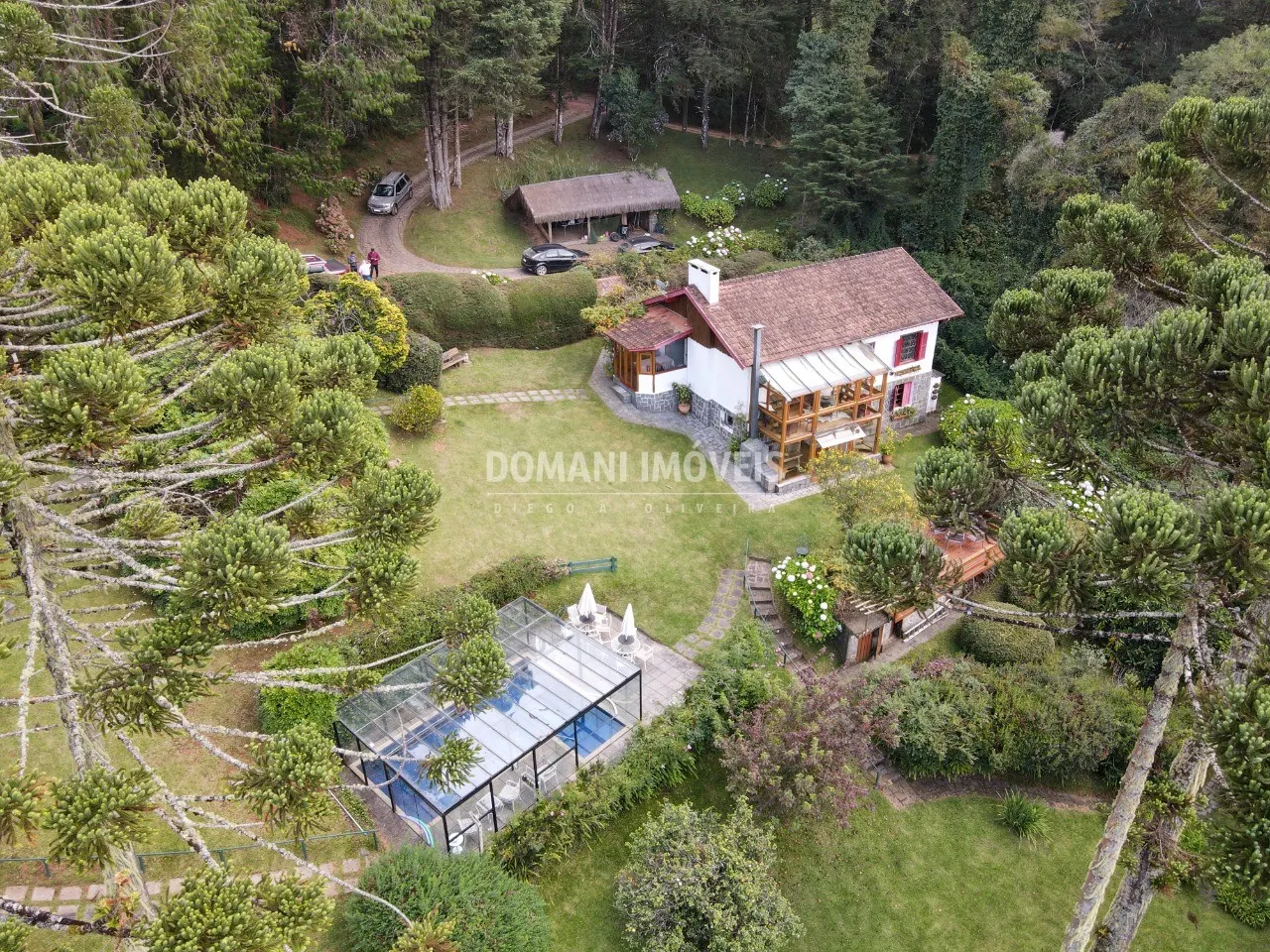 Casa à venda de 2.920 m² em Campos do Jordão, SP, Brasil