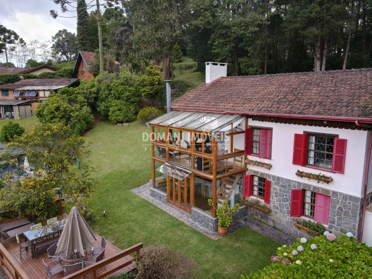 Casa à venda de 2.920 m² em Campos do Jordão, SP, Brasil