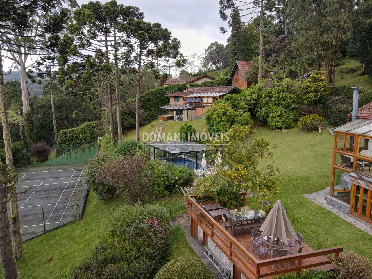 Casa à venda de 2.920 m² em Campos do Jordão, SP, Brasil