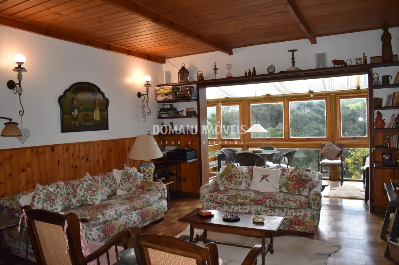Casa à venda de 2.920 m² em Campos do Jordão, SP, Brasil