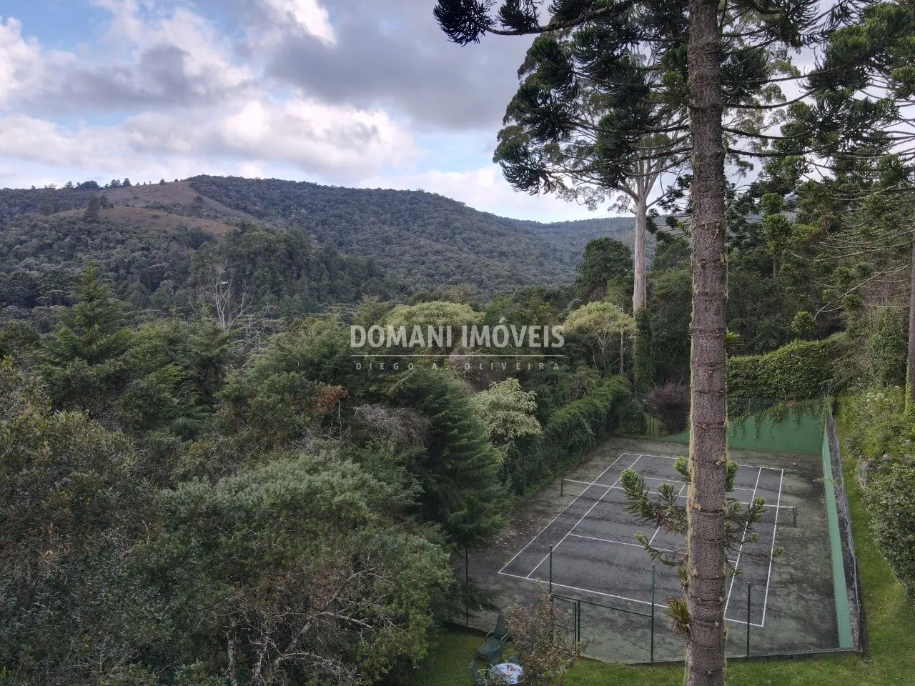 Casa à venda de 2.920 m² em Campos do Jordão, SP, Brasil