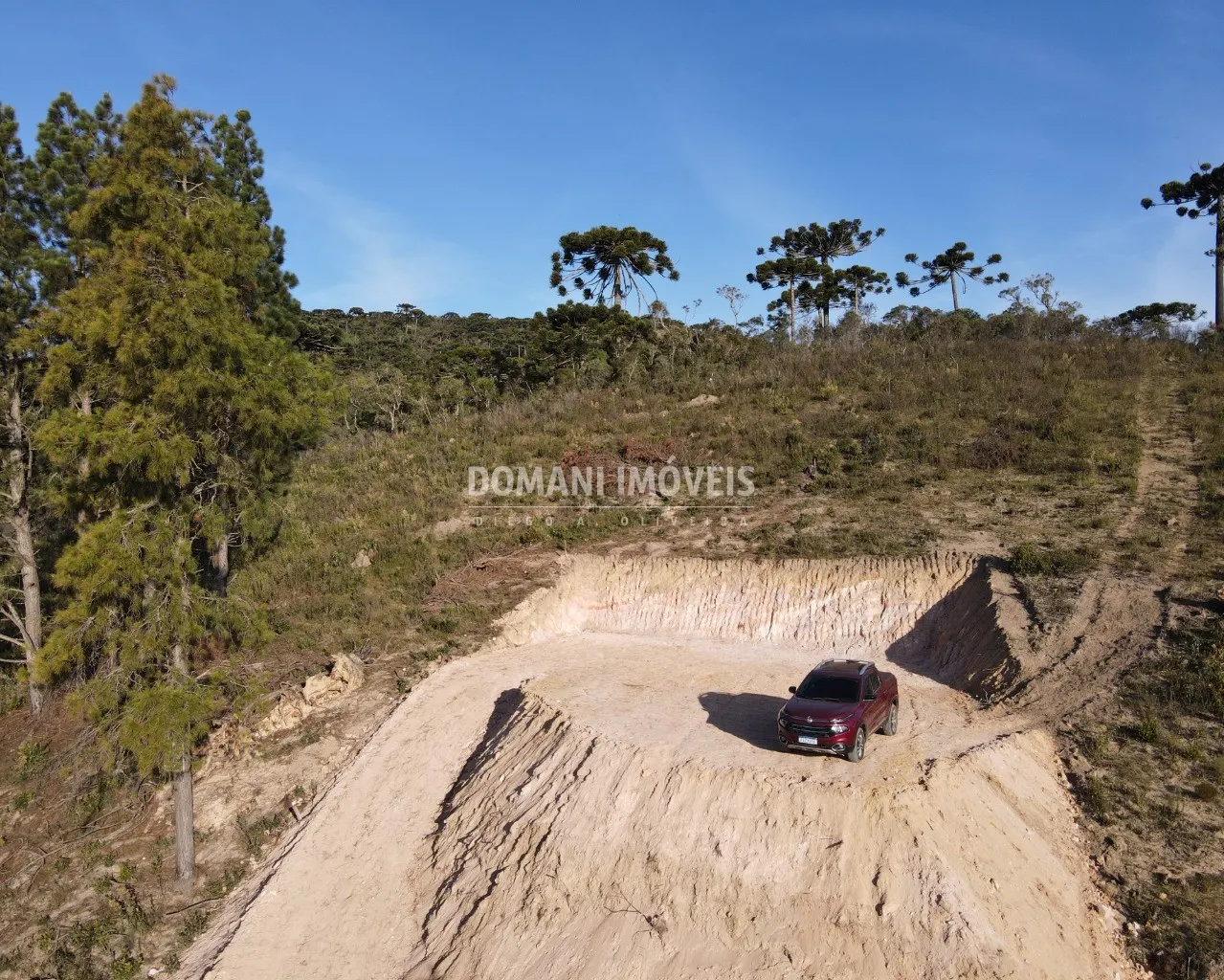 Terreno à venda de 1.470 m² em Campos do Jordão, SP, Brasil