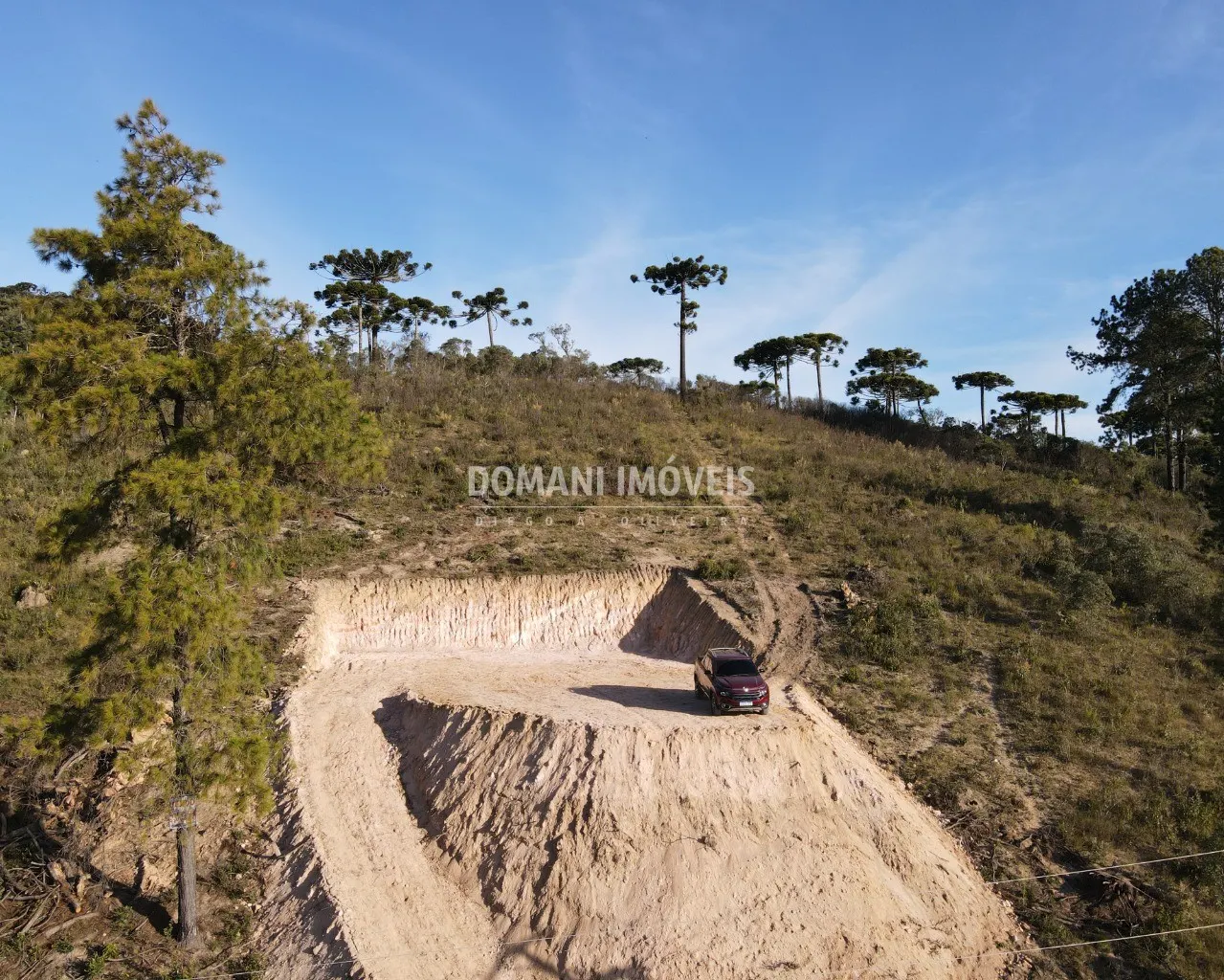 Terreno à venda de 1.470 m² em Campos do Jordão, SP, Brasil
