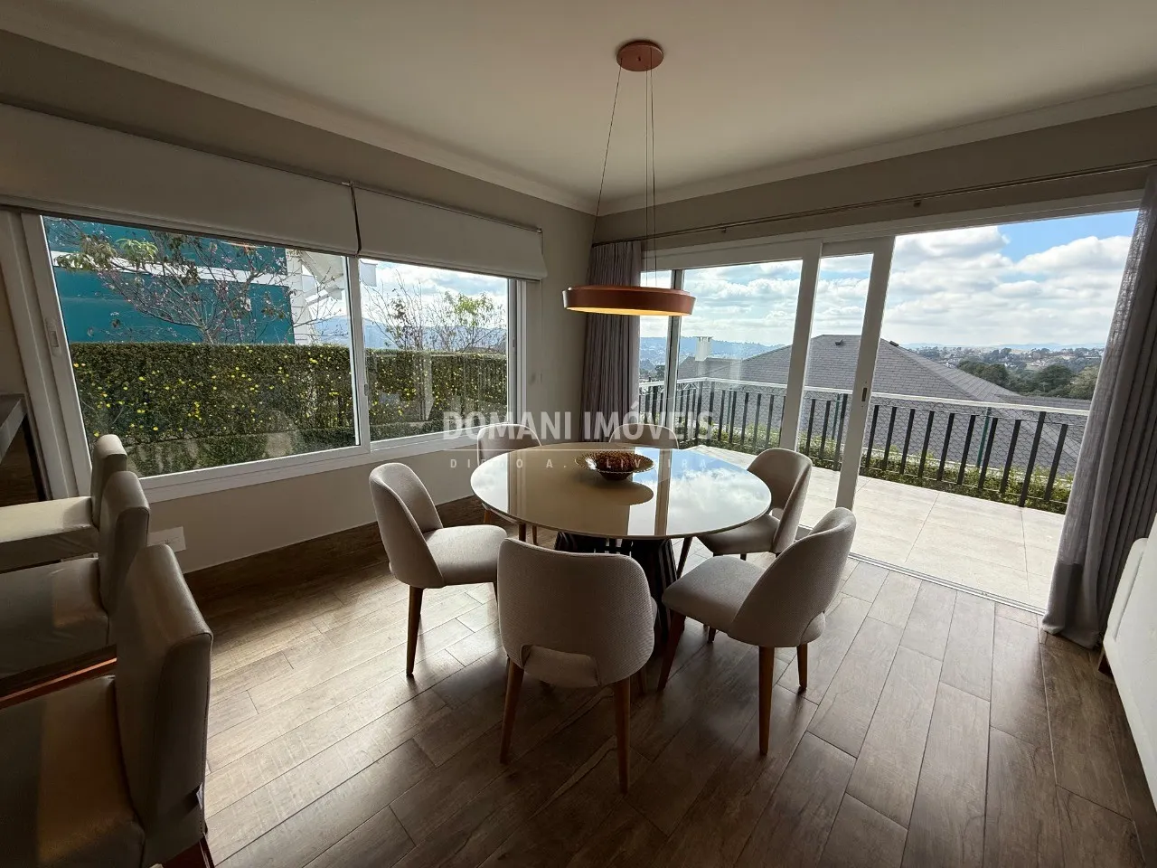 Casa à venda de 330 m² em Campos do Jordão, SP, Brasil