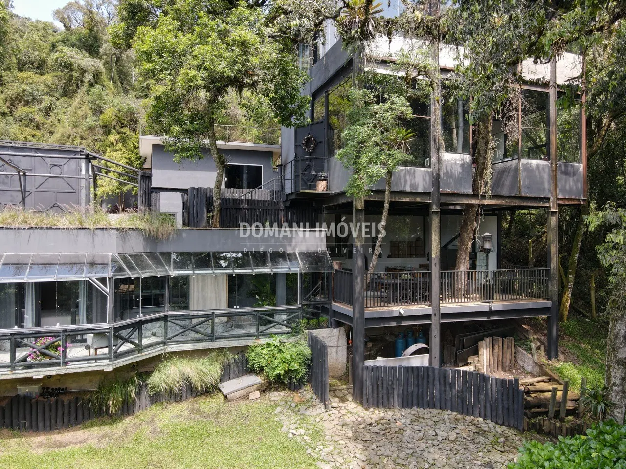 House for sale of 2,600 m² in Campos do Jordão, SP, Brazil