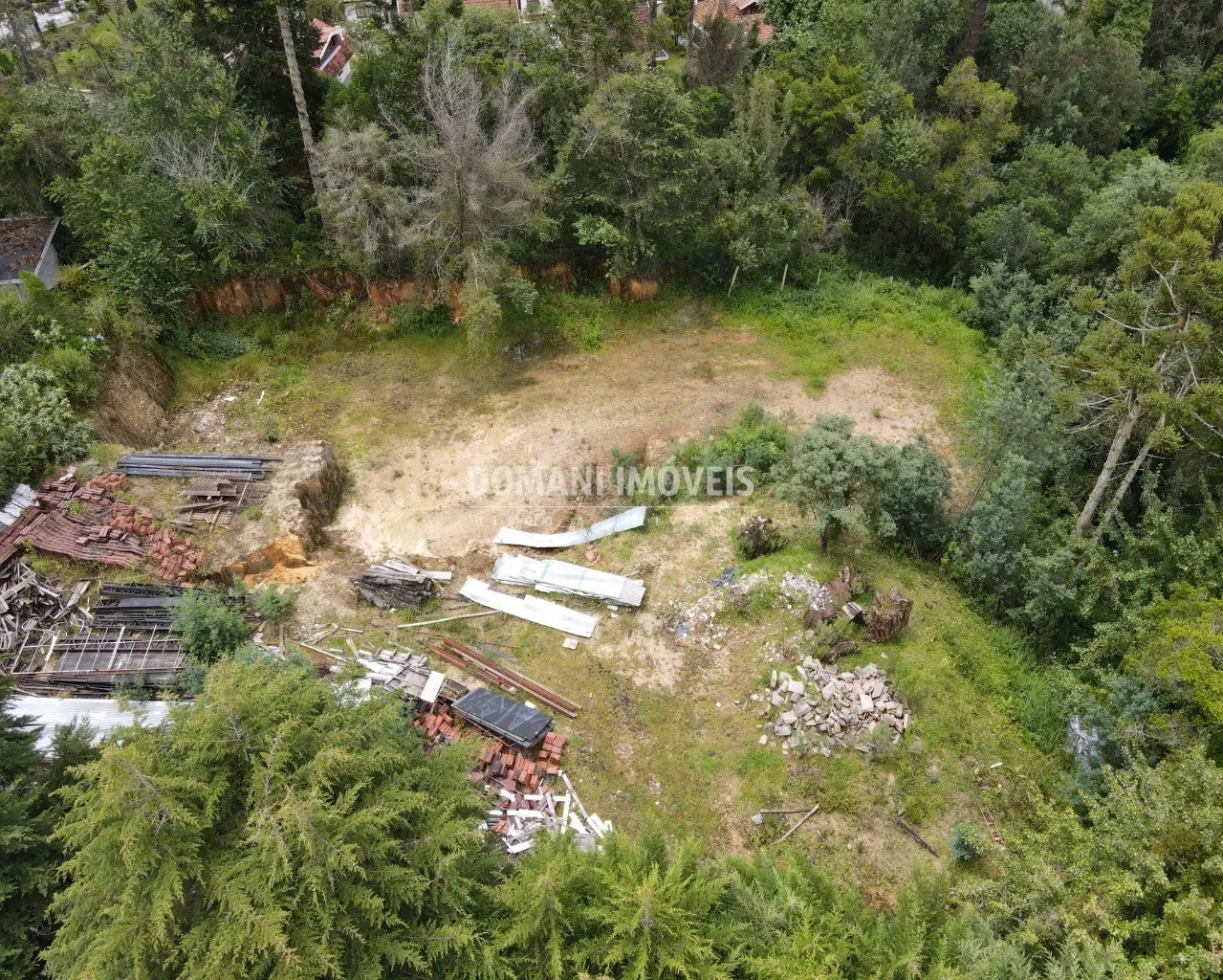 Terreno à venda de 4.450 m² em Campos do Jordão, SP, Brasil