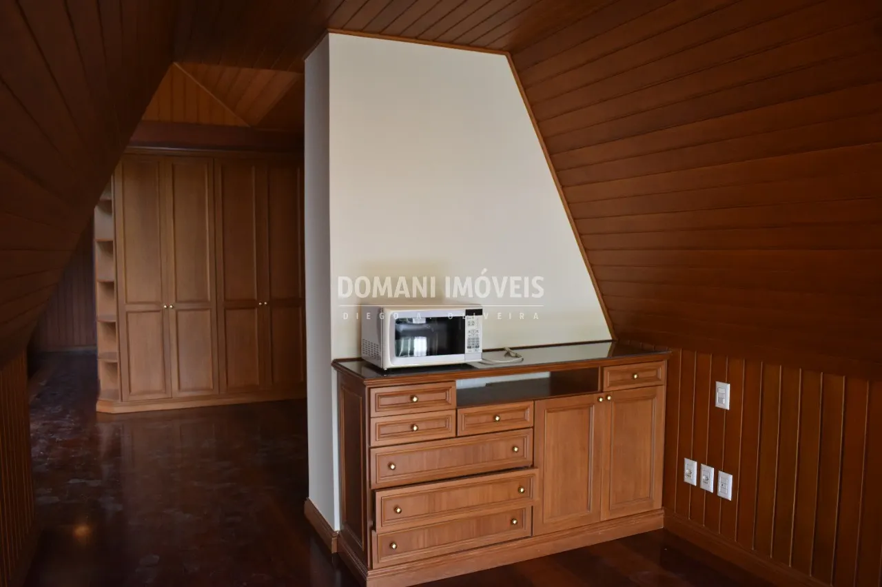 Casa à venda de 3.190 m² em Campos do Jordão, SP, Brasil