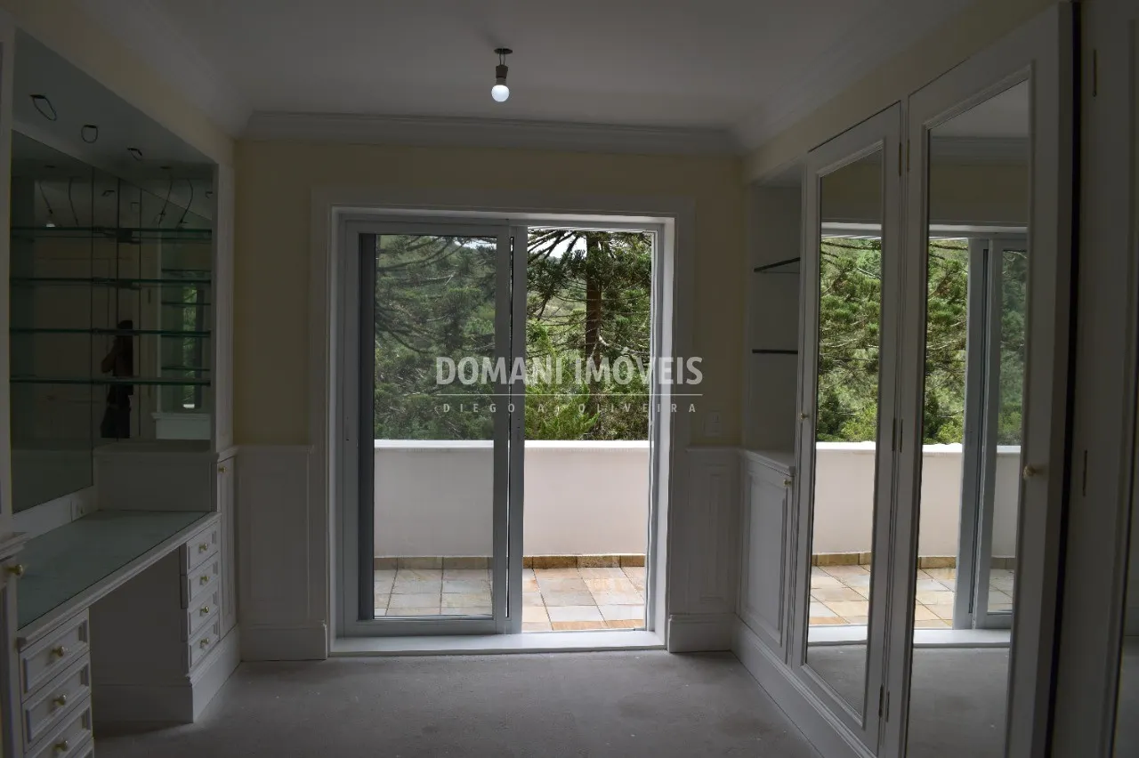 Casa à venda de 3.190 m² em Campos do Jordão, SP, Brasil