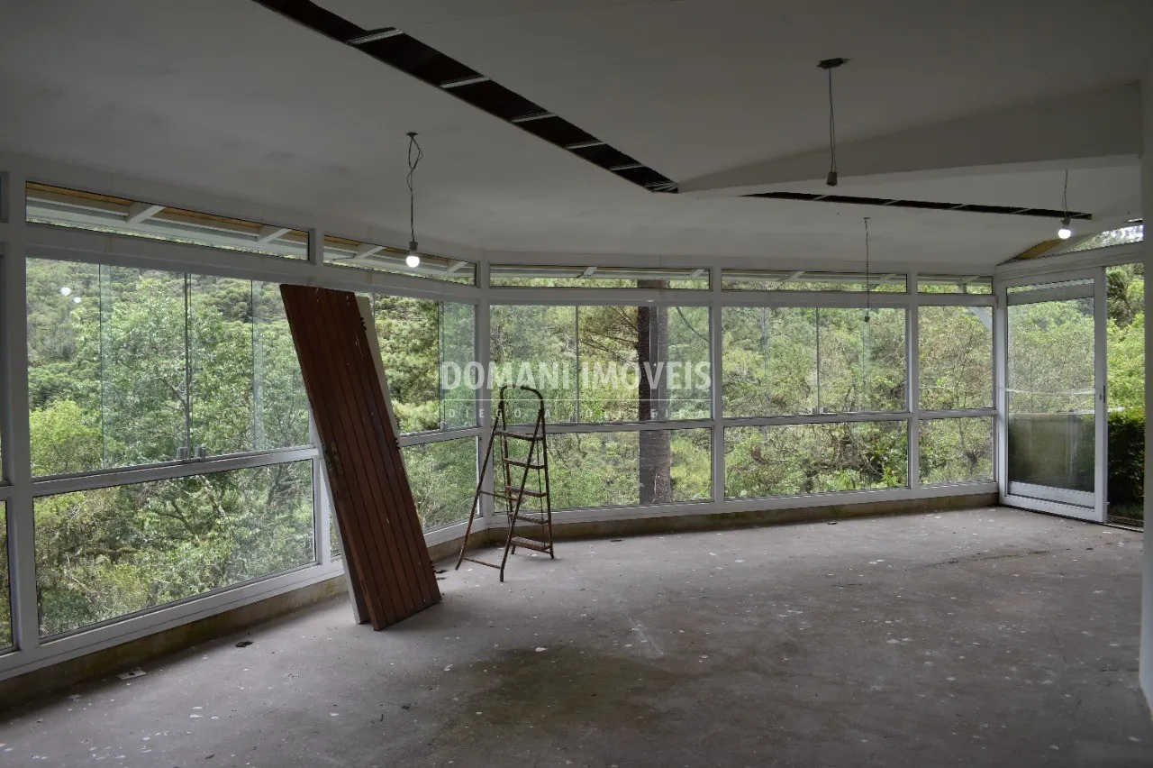 Casa à venda de 3.190 m² em Campos do Jordão, SP, Brasil