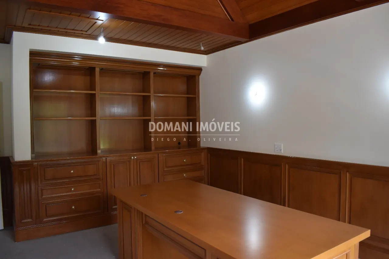 Casa à venda de 3.190 m² em Campos do Jordão, SP, Brasil