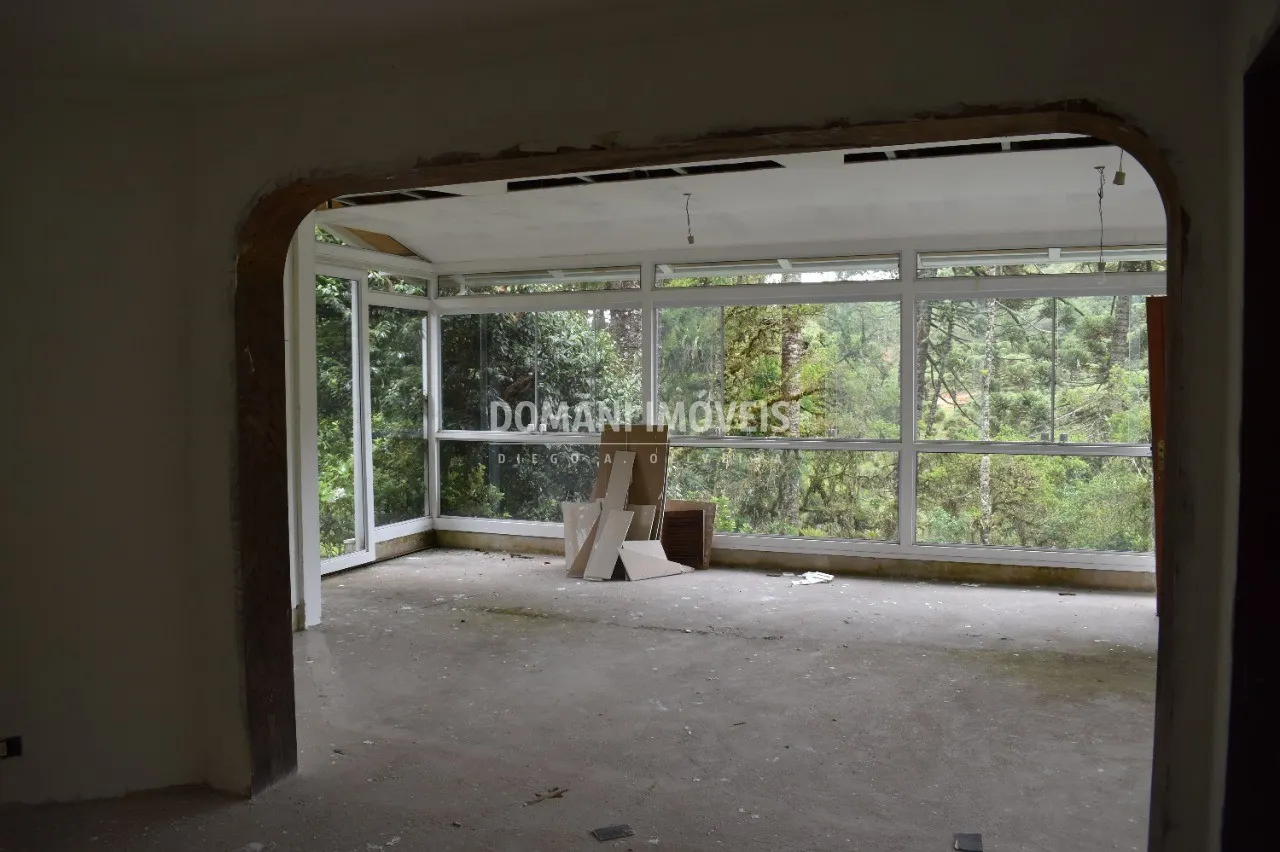 Casa à venda de 3.190 m² em Campos do Jordão, SP, Brasil