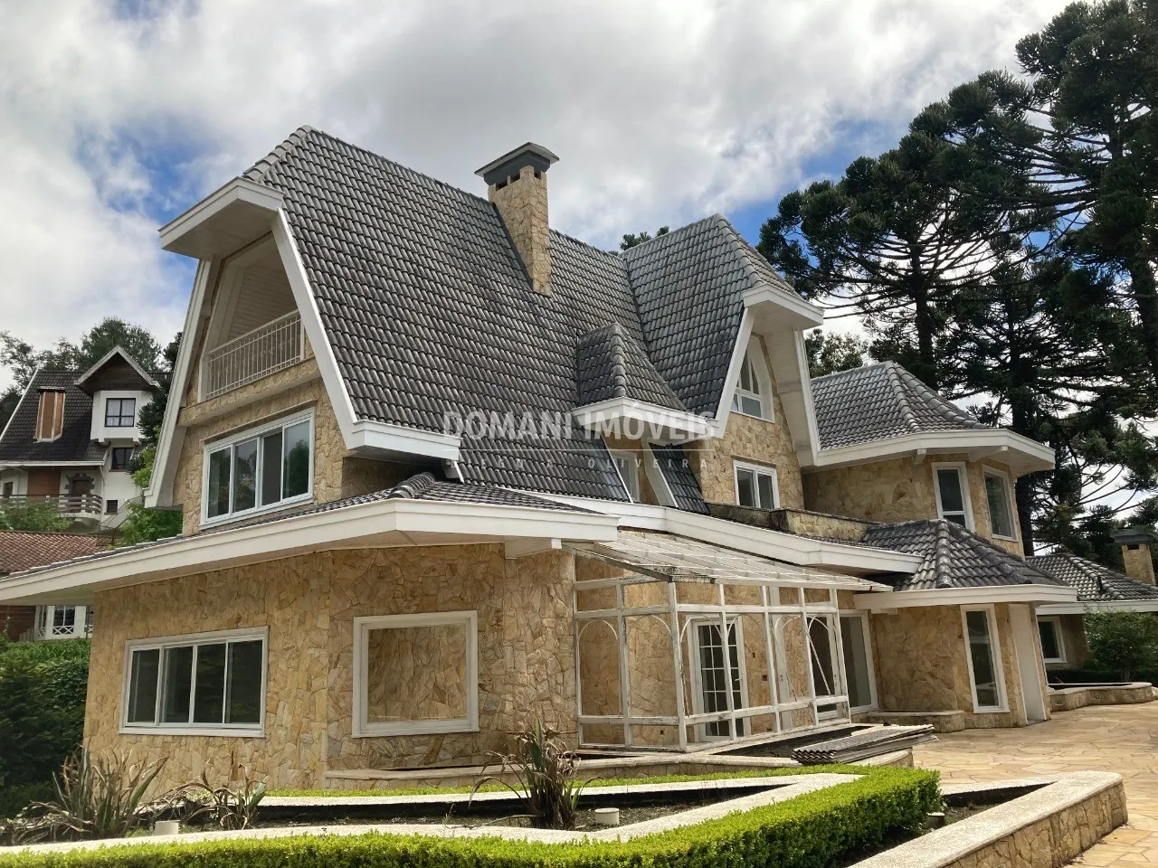 Casa à venda de 3.190 m² em Campos do Jordão, SP, Brasil