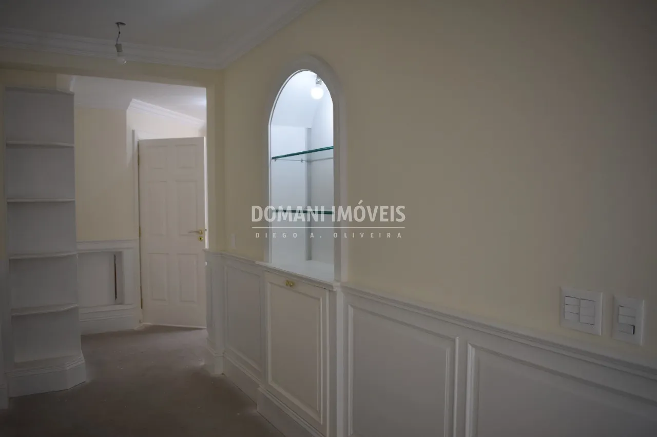 Casa à venda de 3.190 m² em Campos do Jordão, SP, Brasil